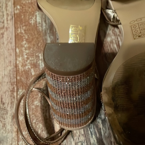 Aldo rose gold heels size 6 with sequins - Picture 8 of 11